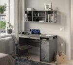 Space Gray bredt skrivebord