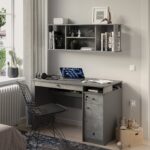 Space Gray bredt skrivebord