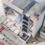 Trio-delt køjeseng med underliggende skuffe